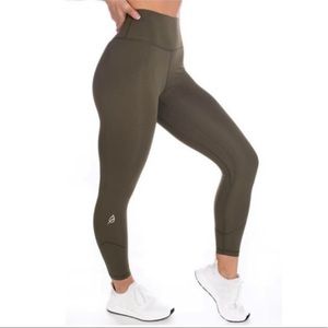 P’Tula Alainah III leggings